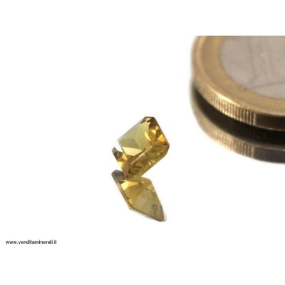 Tormalina gialla sfaccettata