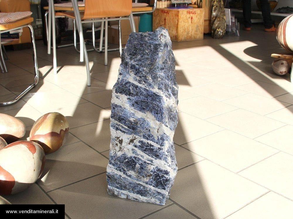 Monumento di sodalite