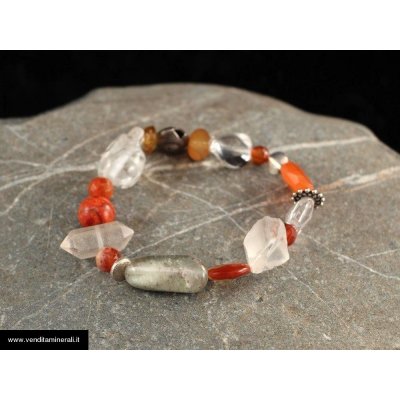 Cristallo di rocca con corallo e corniola