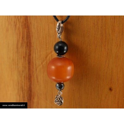 Ciondolo ambra con iperstene
