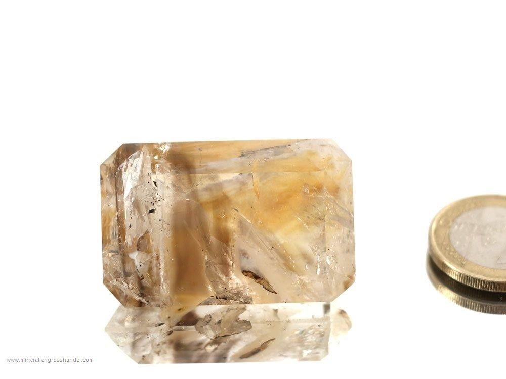 Quarzo inclinato sfaccettato