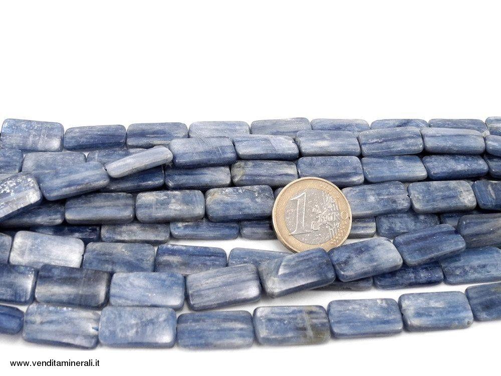 Filo con rettangoli di cianite