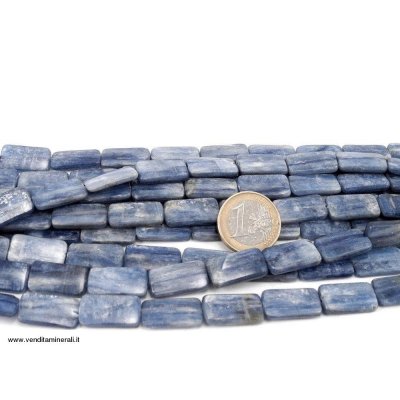 Filo con rettangoli di cianite