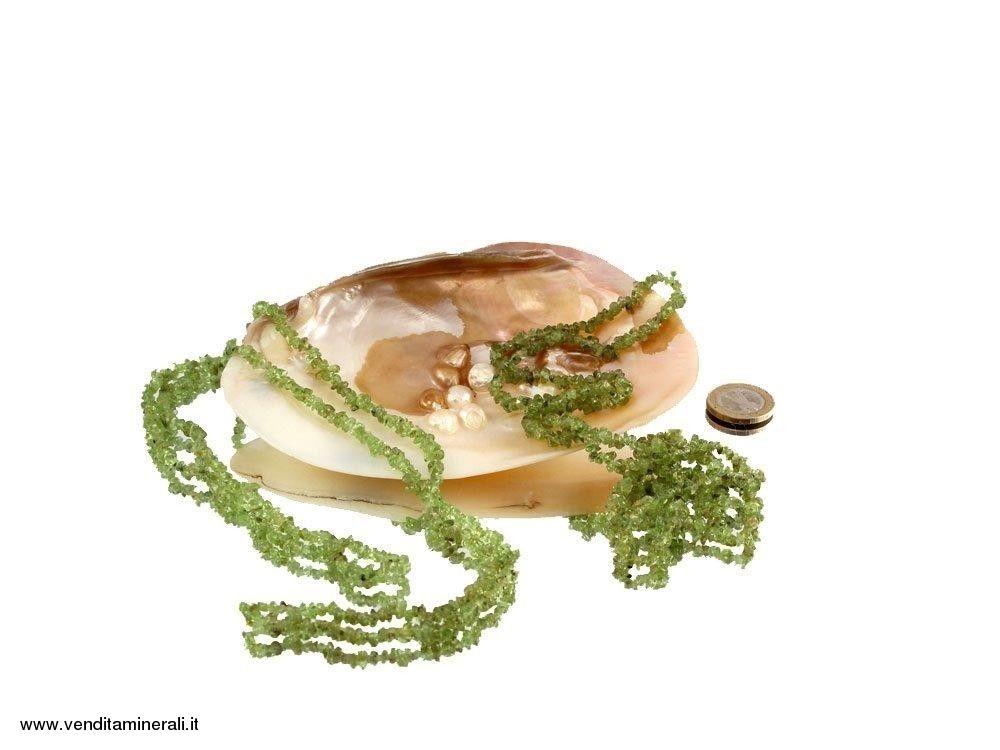 Lunga catena di schegge di peridoto