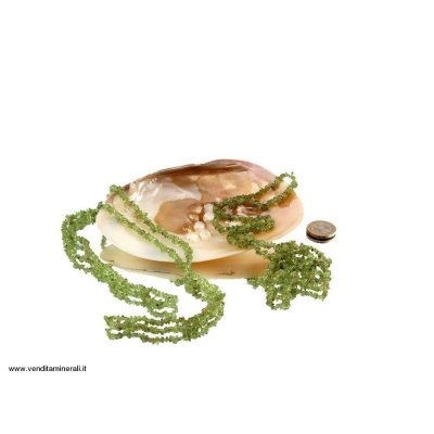 Lunga catena di schegge di peridoto