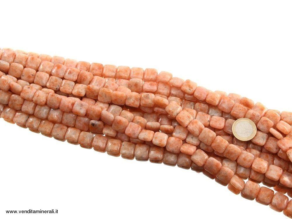 Filo di catena cubo di pietra del sole