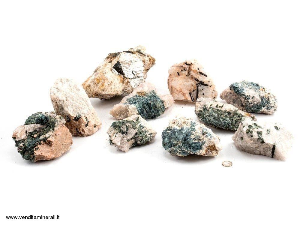 Lotto di tormaline colorate in matrice