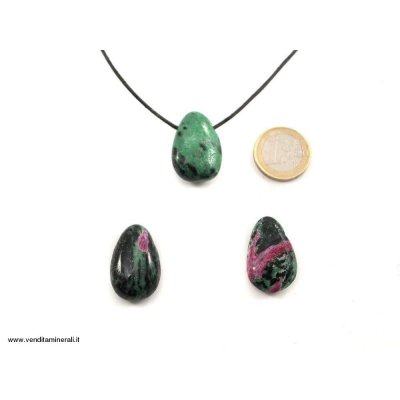 Pendente in rubino con zoisite incarnita.