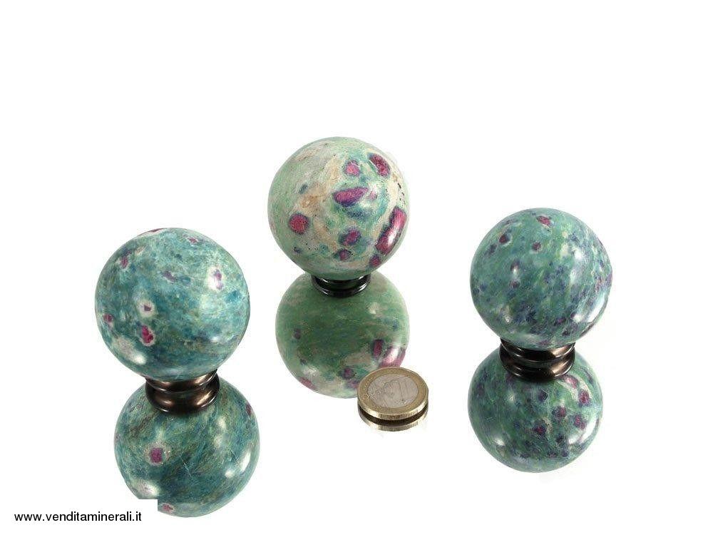 Palla di gemma Rubino fuchsite 1 pz