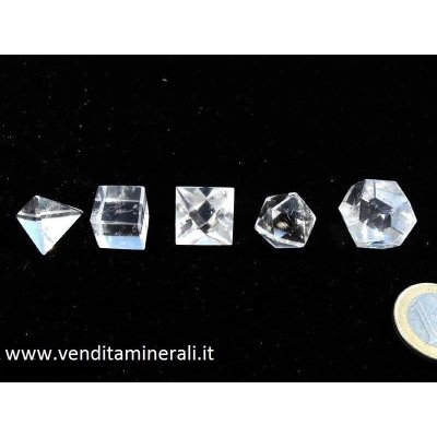 Cristalli di rocca inseriti in scatola di legno pregiata (corpo platonico)