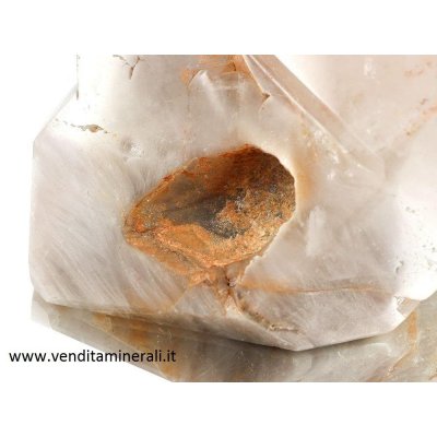 Quarzo con inclusioni proveninete dal Madagascar