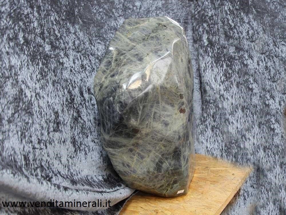 Labradorite formato XXL - lucidato a forma naturale