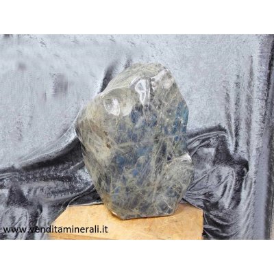 Labradorite formato XXL - lucidato a forma naturale