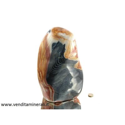 Agata colorata a forma naturale