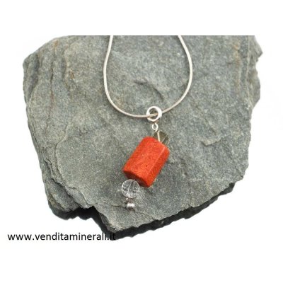 Pendente in corallo con occhio d'argento