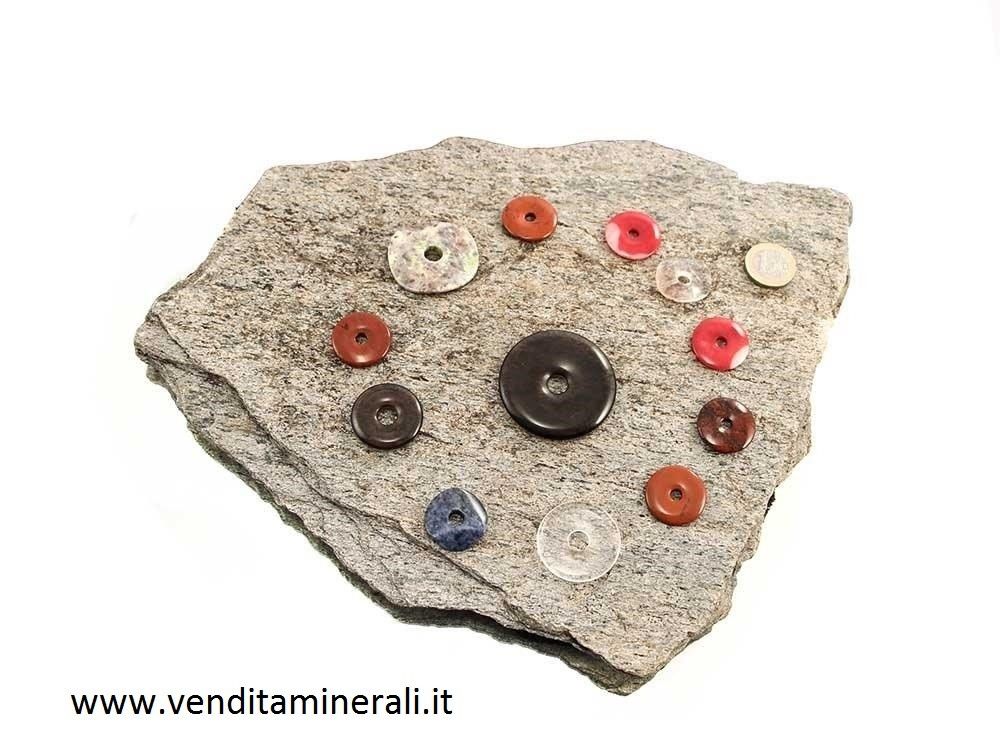 12 minerali a forma di ciambella