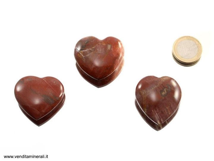 Cuore di pietra preziosa in legno pietrificato