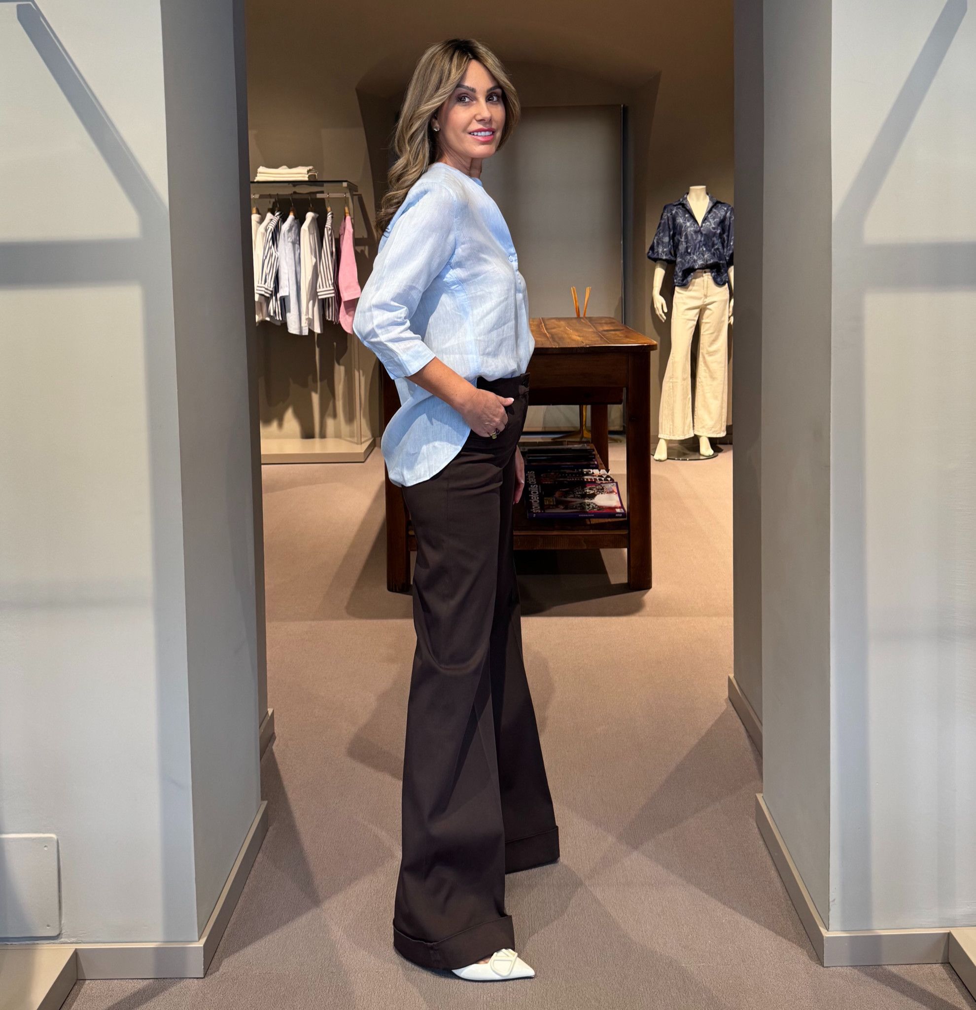 Camicia a V Azzurra Lino GUGLIELMINOTTI