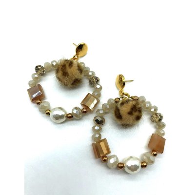 Orecchini a forma di cerchio con ponpon maculato