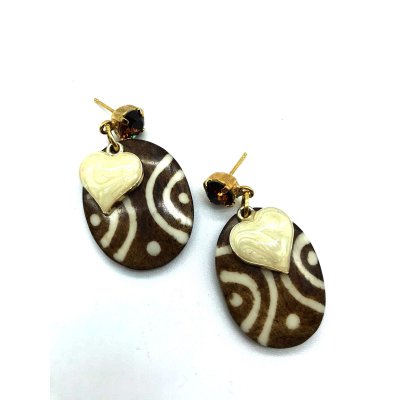 Orecchini in legno ovale con cuore