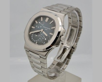 Patek Philippe Nautilus 5712/1A-001