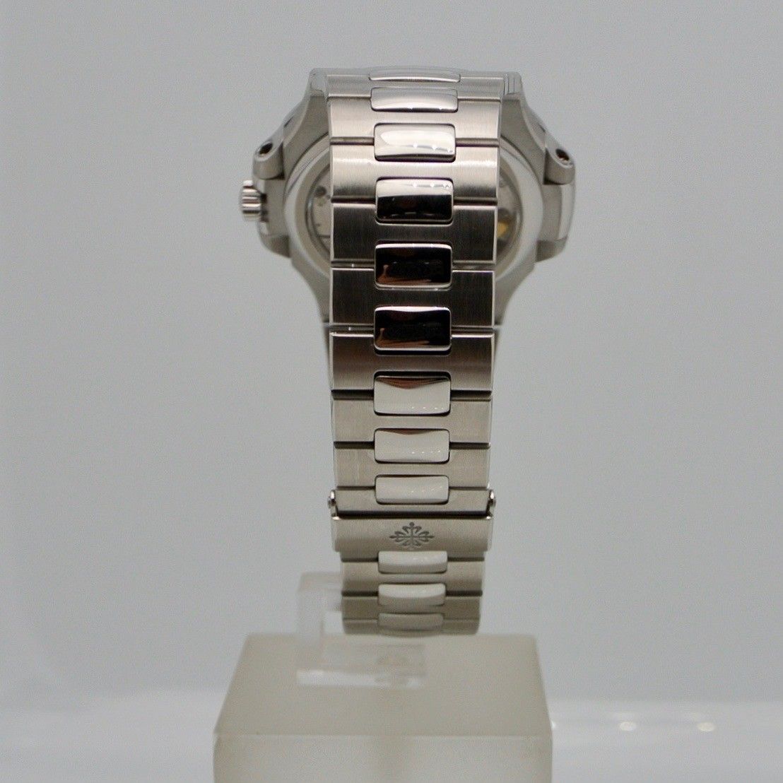 Patek Philippe Nautilus 5712/1A-001