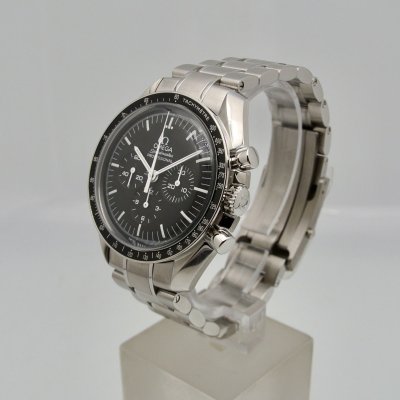 OMEGA SPEEDMASTER MOONWATCH