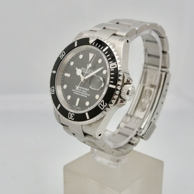 ROLEX SUBMARINER DATE 16610