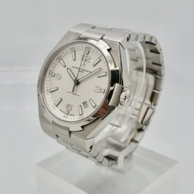 VACHERON CONSTANTIN OVERSEAS STEEL