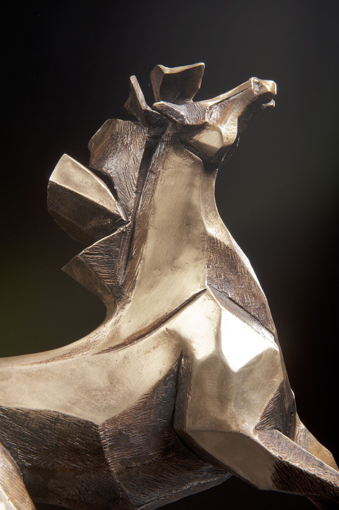 SCULTURA IN BRONZO SABRINA FERRARI ' VELOCI INCLINAZIONI '  dimensioni L 33 x H 26,5 x P 13 cm.