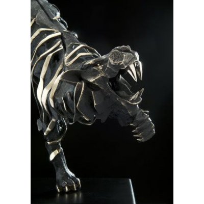 SCULTURA IN BRONZO SABRINA FERRARI ' LA TIGRE (THE ATTACK) ' dimensione L 60 x H 89 x P 37 cm.