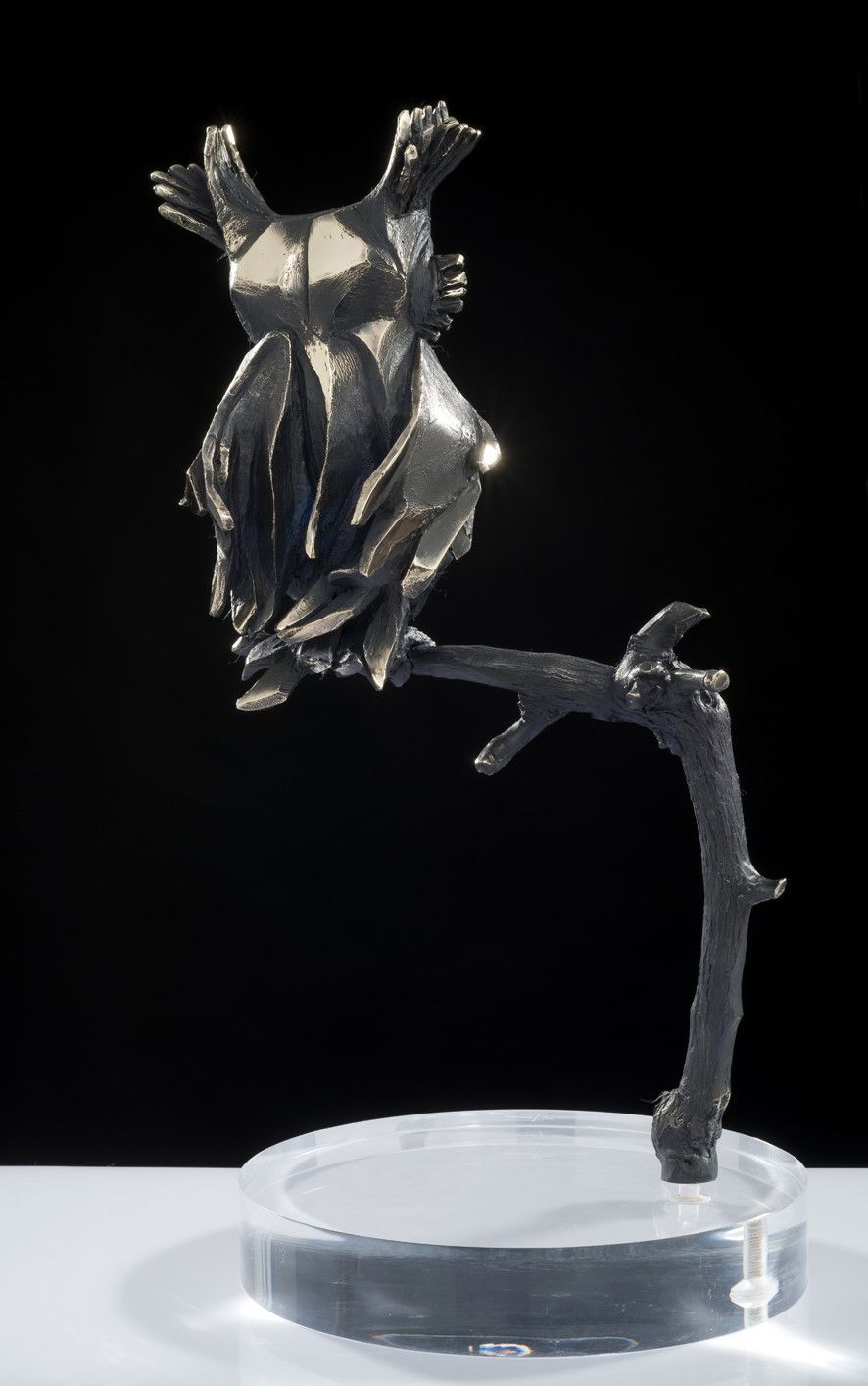 BRONZE SCULPTURE  SABRINA FERRARI ' IL GIUDICE '  size  L 28 x H 47 x P 23 cm.