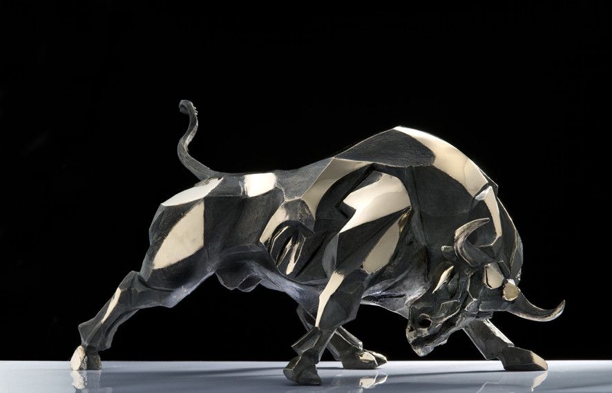 SCULTURA DI BRONZO SABRINA FERRARI ' BULL-DOZER (BIGGER) '  dimensioni L 68 x H 38 x P 36  cm.