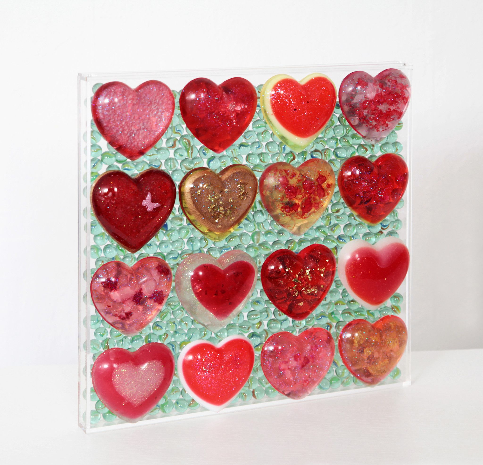 SCULTURA DANIELA FORCELLA ' RED HEARTS' GAME ' dimensioni L 60 x H 60 cm., Opere Design