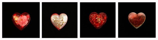 SCULTURA  DANIELA FORCELLA ' LOVELOVELOVE ROSSO '  dimensioni L 42 x H 42 x P 3 cm.