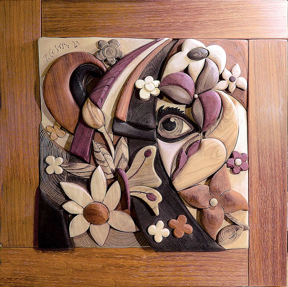 SCULTURA IN LEGNO  TIZIANO COSTA  ' PRIMAVERA 2 '  dimensioni L 58 x H 58 cm.