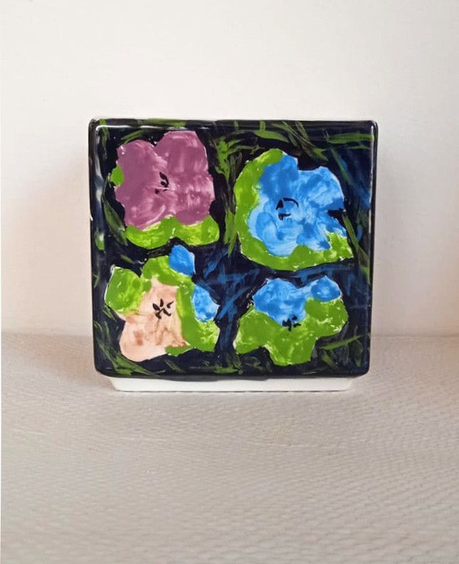 SCULTURA  KATIA BRUGNOLO ' FLOWERS DA WARHOL '  dimensioni L 9 x H 9 x P 9 cm.