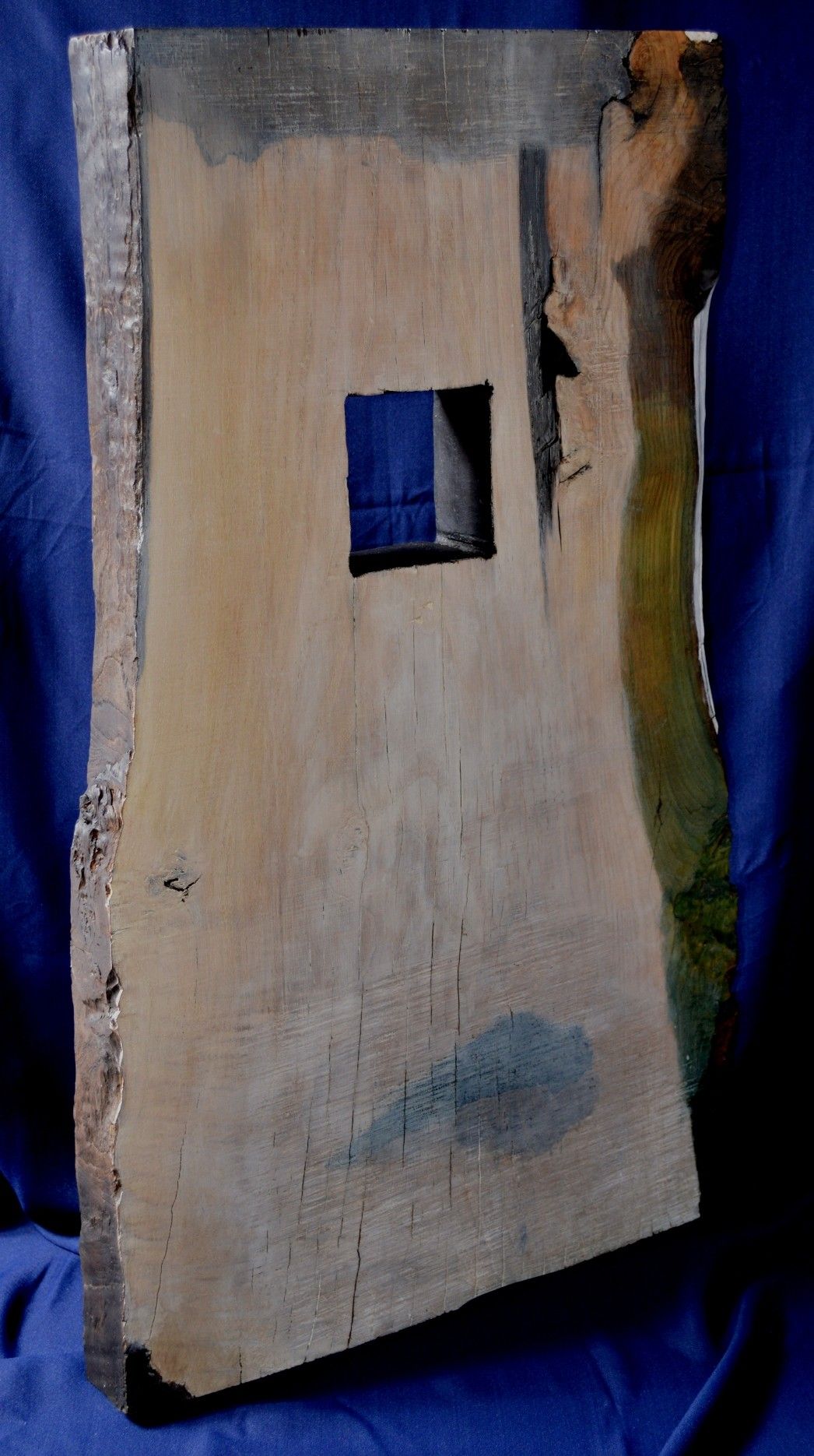 SCULTURA IN LEGNO  RICCARDO VELLUTO ' LA FINESTRA DEL MONDO 2021 '  dimensioni L 58 x H 85 x P 17 cm.