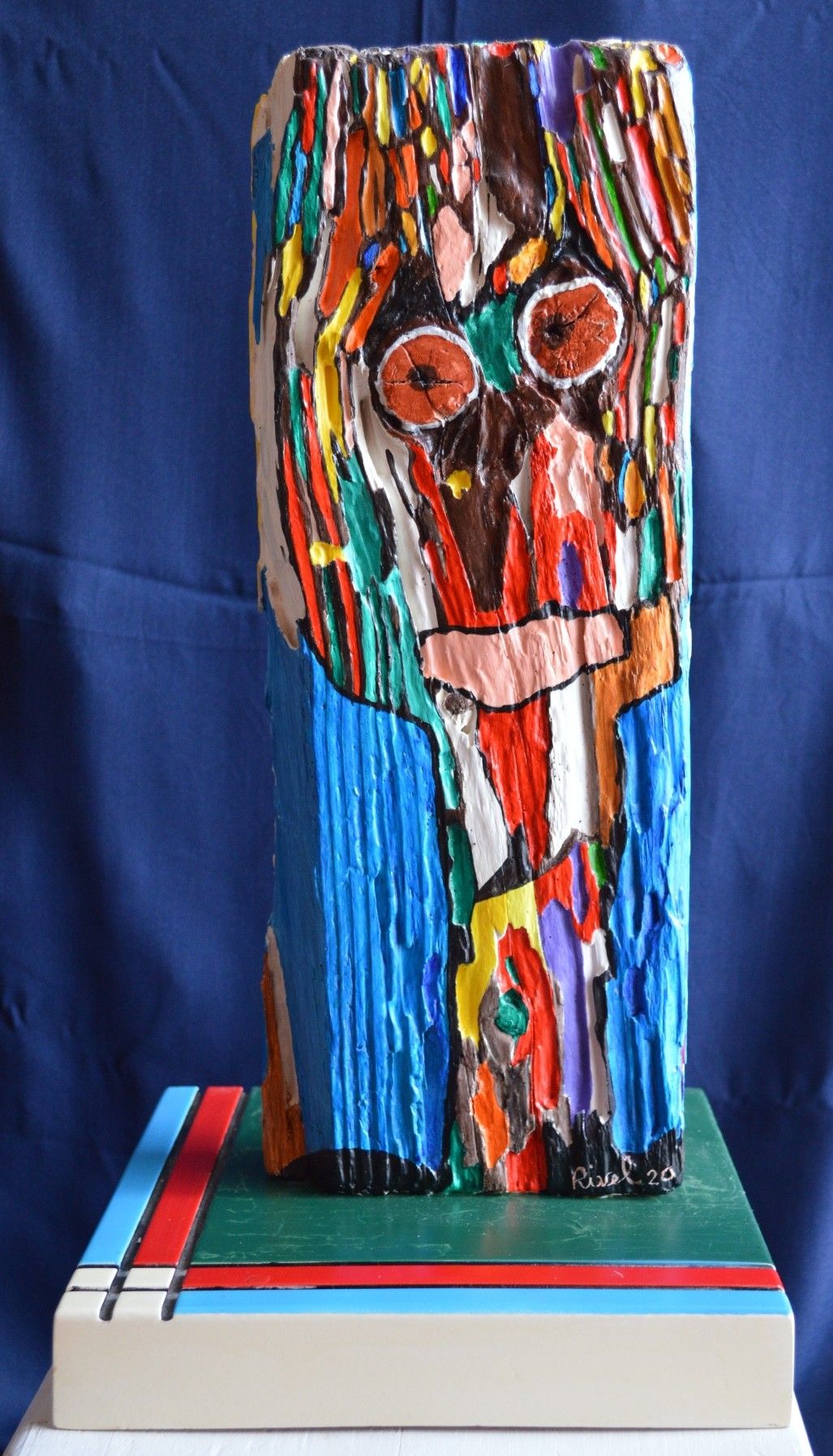 SCULTURA IN LEGNO  RICCARDO VELLUTO ' SONO ANCORA VIVO '  dimensioni L 17 x H 48 x P 7 cm.