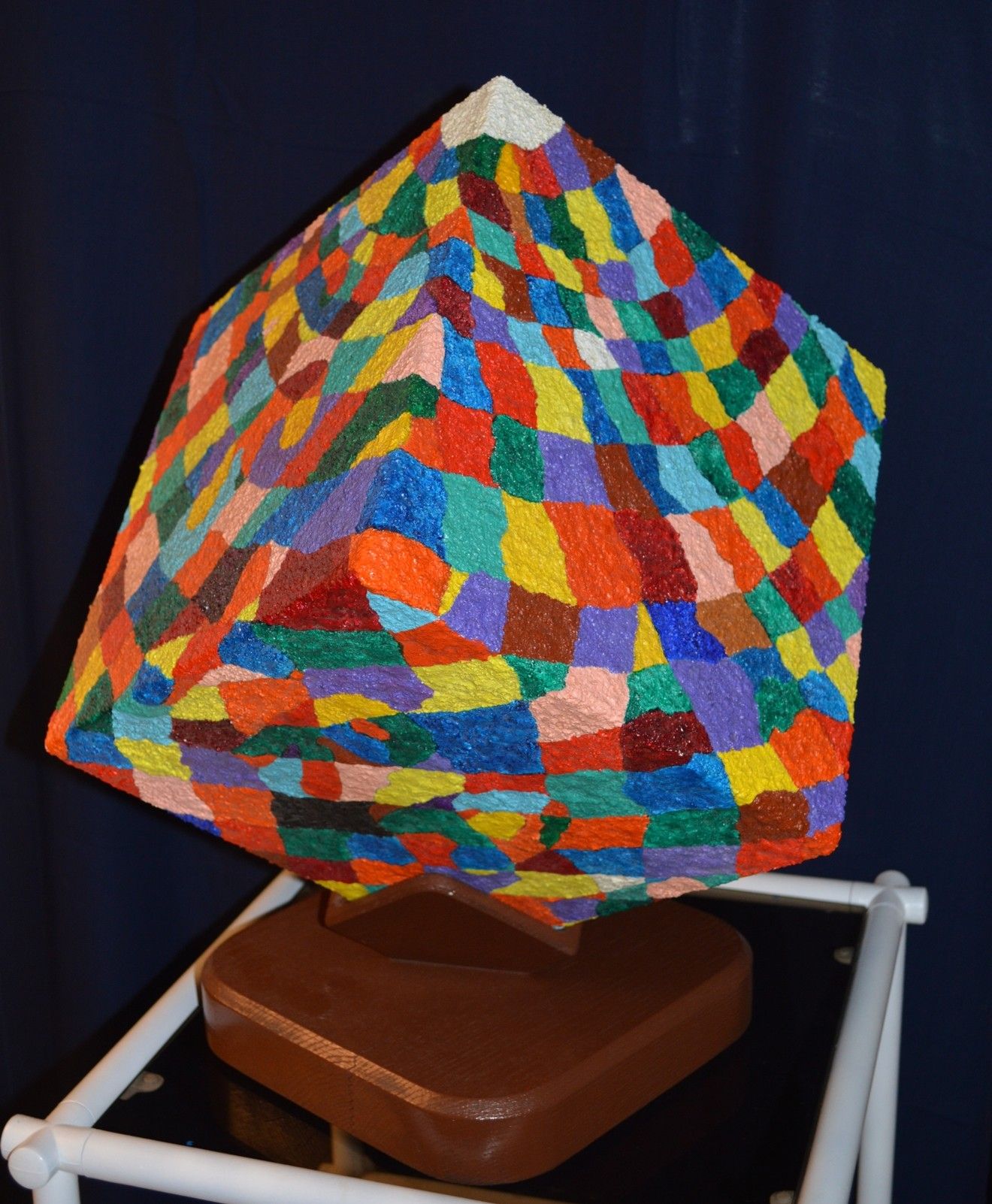 SCULTURA  RICCARDO VELLUTO ' WE ARE TRAMPLED '  dimensioni L 50 x H 56 x P 50 cm.