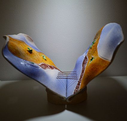 SCULTURA IN ARGILLA  LUCIANA PEREGO ' METAMORFOSI 3 '  dimensioni L 15 x H 30 x P 15 cm.