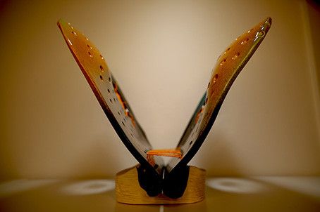 SCULTURA IN ARGILLA  LUCIANA PEREGO ' METAMORFOSI 2 '  dimensioni L 15 x H 30 x P 15 cm.