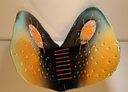 SCULTURA IN ARGILLA  LUCIANA PEREGO ' METAMORFOSI 2 '  dimensioni L 15 x H 30 x P 15 cm.