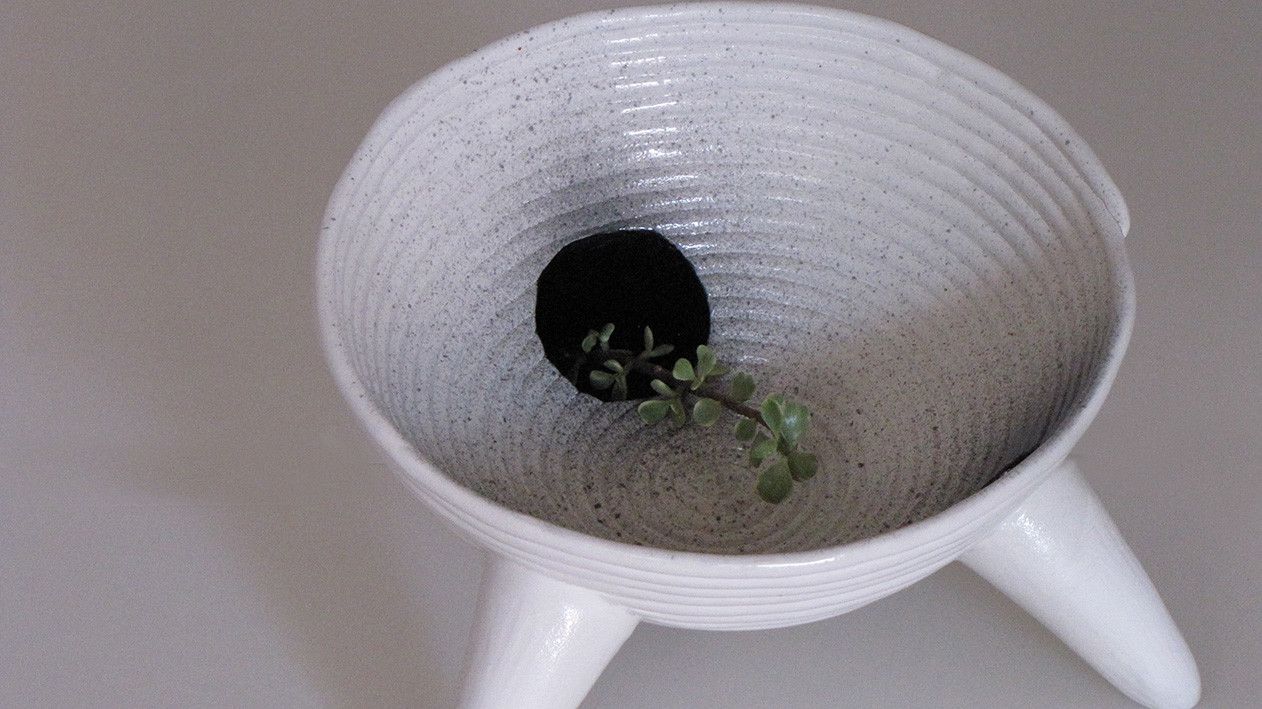SCULTURA IN CERAMICA  LUCIANA PEREGO ' CRATERI '  dimensioni D 28 x H 20 cm.