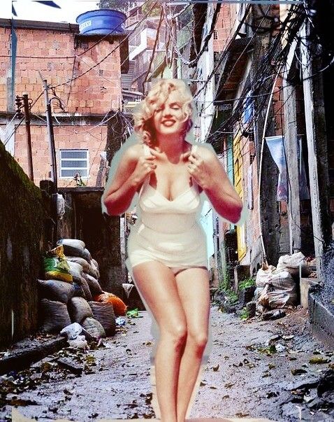 DIGITAL ART  MADRITERRA ' MARYLIN E LE FAVELLAS '  dimensioni L 30  x H 45 cm.