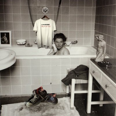 FOTOGRAFIA BEPPE AMEGLIO ' LEE MILLER RITRATTA NELLA VASCA DA BAGNO DI HITLER ' dimensioni L 30 x H 30 cm.