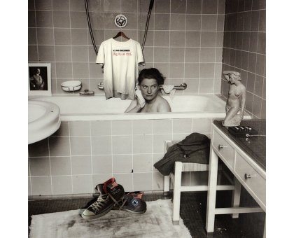 FOTOGRAFIA BEPPE AMEGLIO ' LEE MILLER RITRATTA NELLA VASCA DA BAGNO DI HITLER ' dimensioni L 30 x H 30 cm.