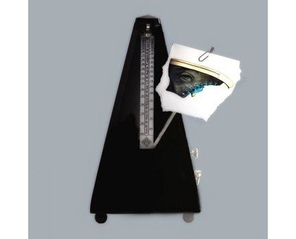 FOTOGRAFIA BEPPE AMEGLIO ' OGGETTO DA DISTRUGGERE 1 ' dimensioni L 30 x H 30 cm.