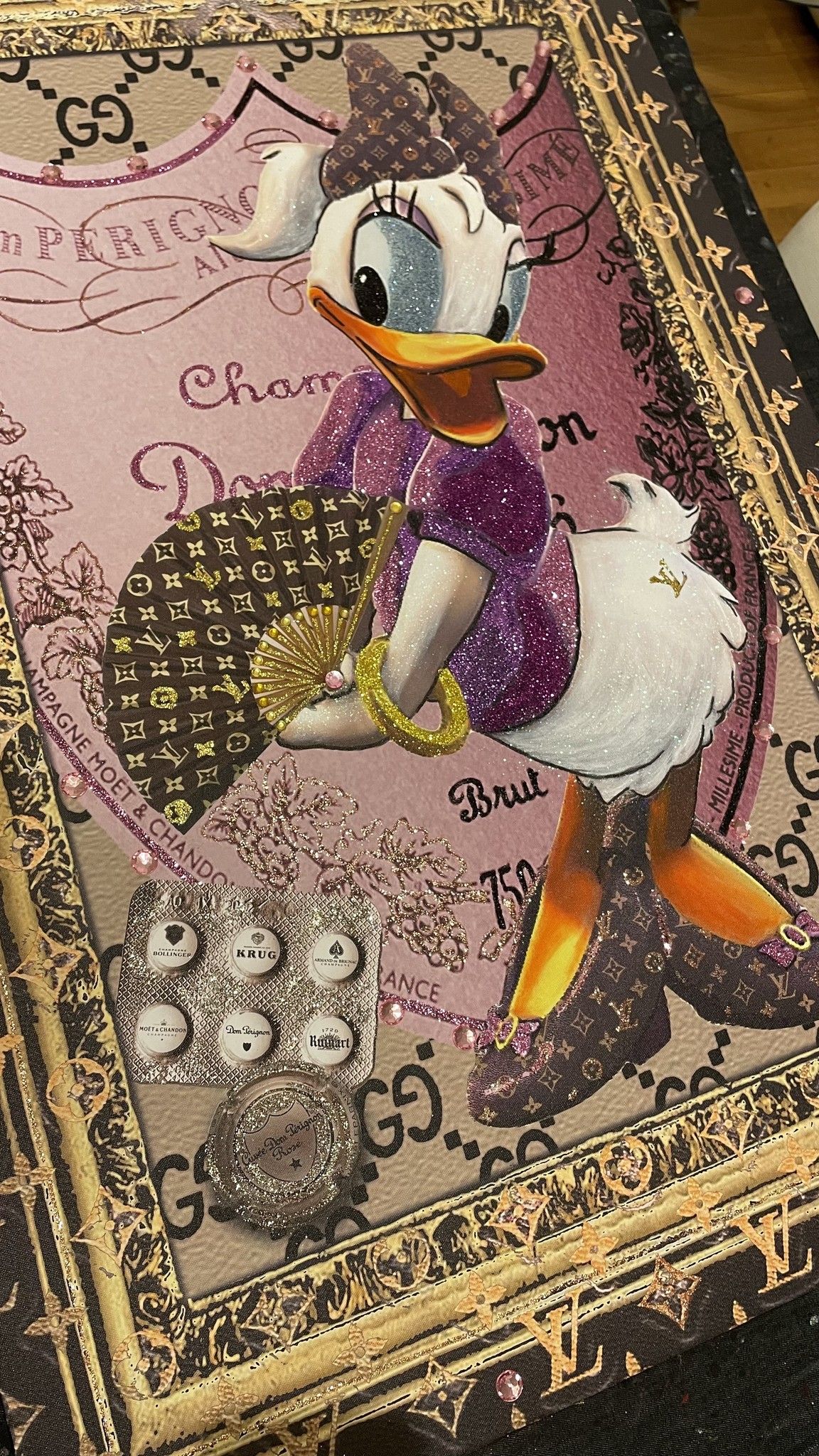 MIXED MEDIA SU TELA BEPPE  RANICA ' DAISY DUCK DOM PERIGNON '  dimensioni L 70 x H 105 cm.