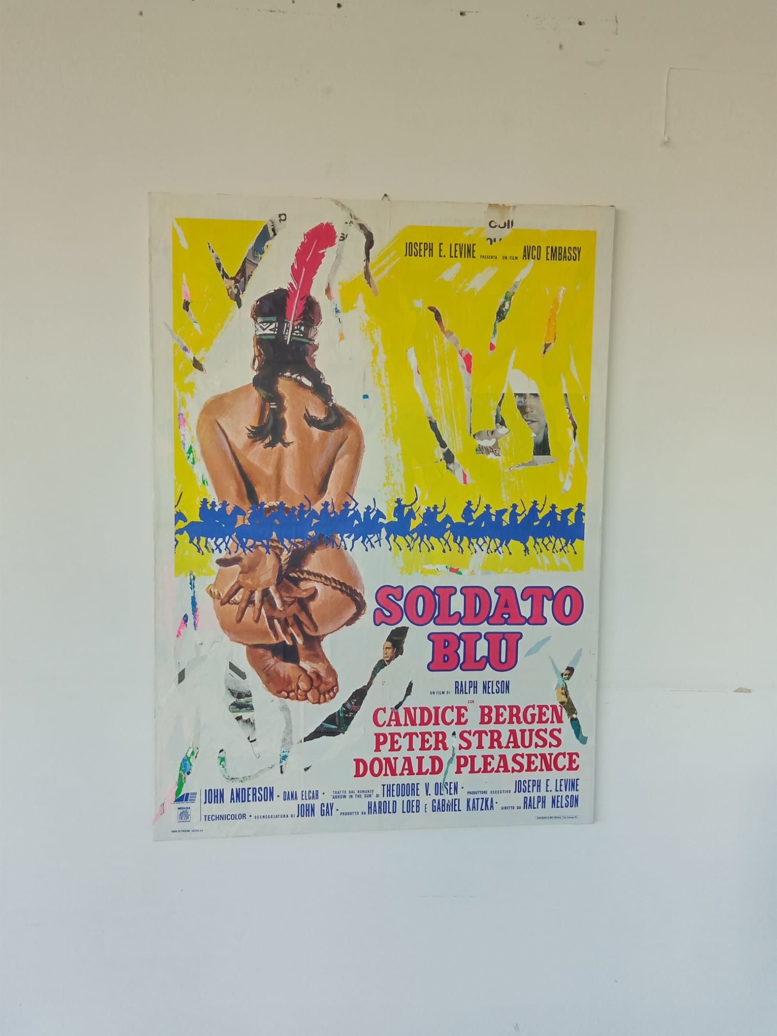 DECOLLAGE MANIFESTO ORIGINALE  ANTONIO  DEODATO '  SOLDATO BLU  '  dimensioni L 100 x H 140 cm.